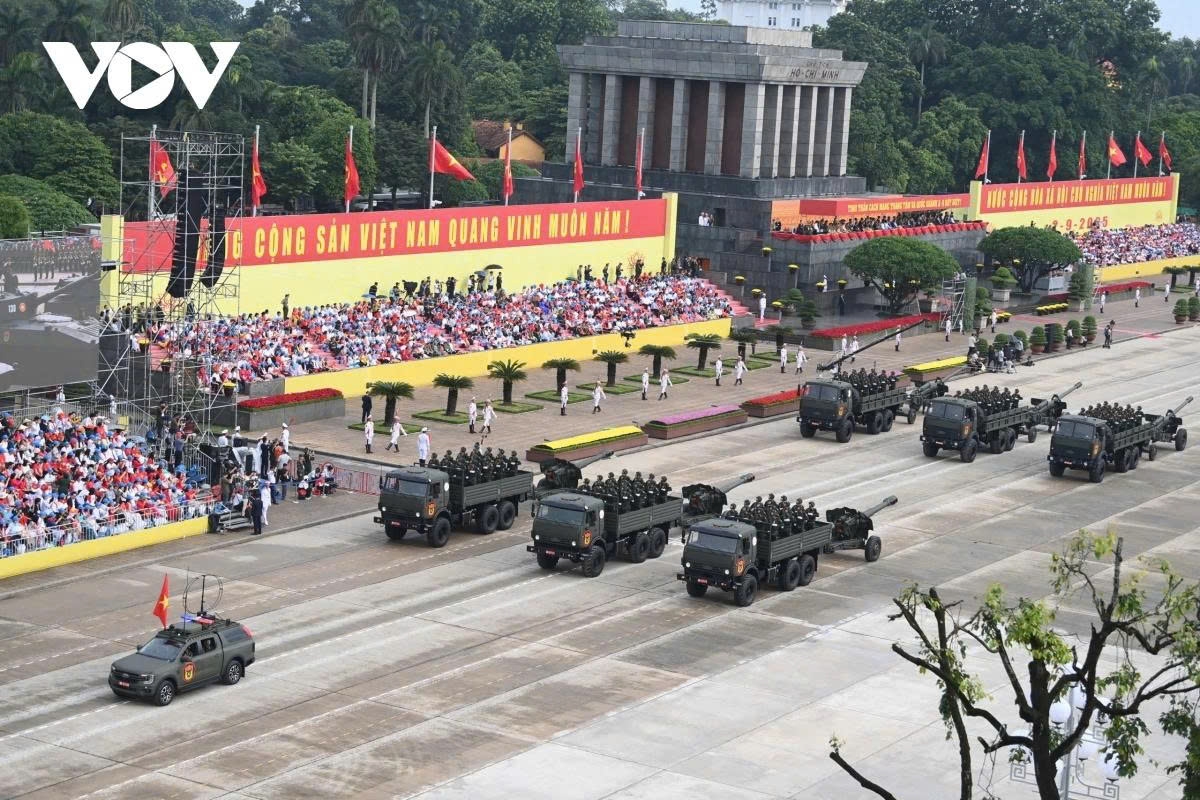 full-dress rehearsal of national day parade in spotlight picture 7 full-dress rehearsal of national day parade in spotlight picture 7