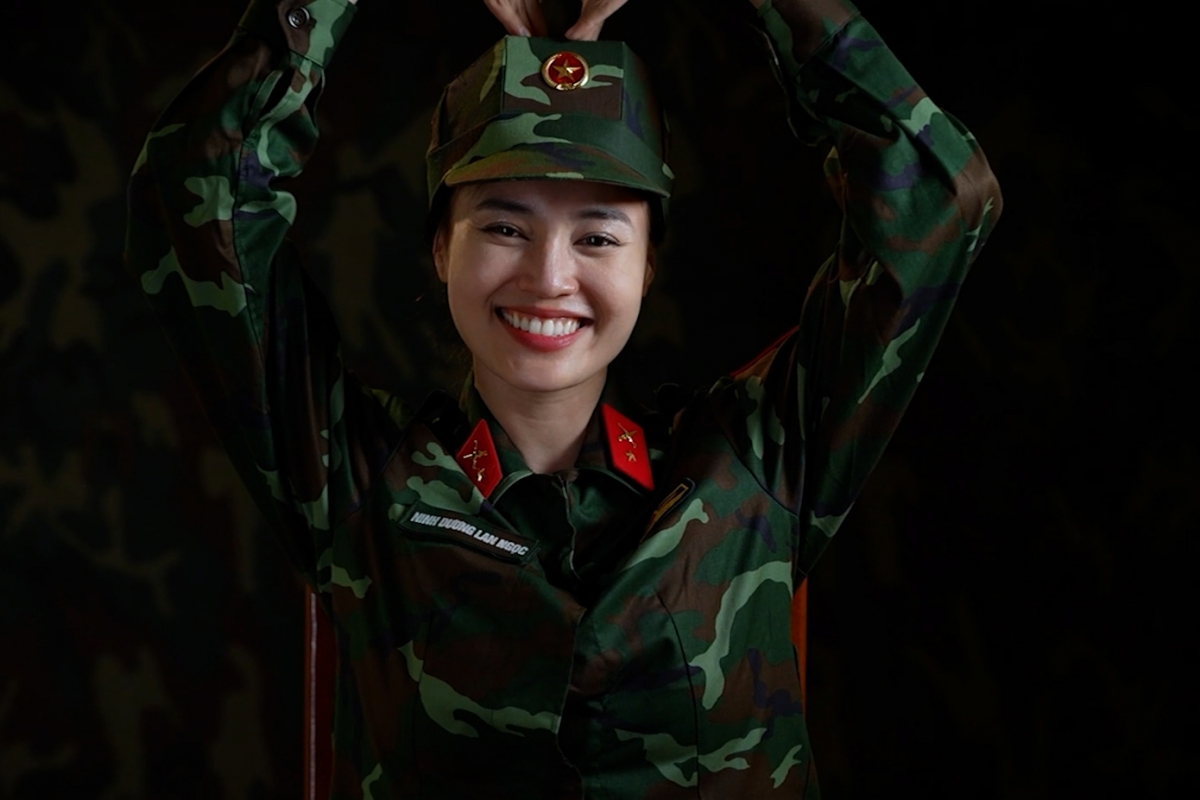 lan ngoc roi sao nhap ngu 2025, hoa minzy bat khoc giua thao truong hinh anh 3