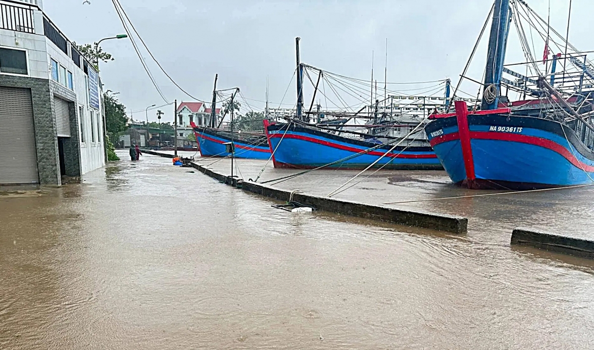 Bão số 5: Cảnh báo ngập lụt diện rộng tại Nghệ An