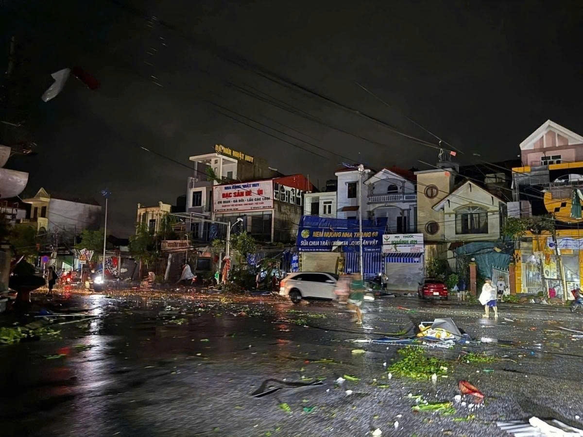 typhoon kajiki wreaks havoc across central vietnam picture 6