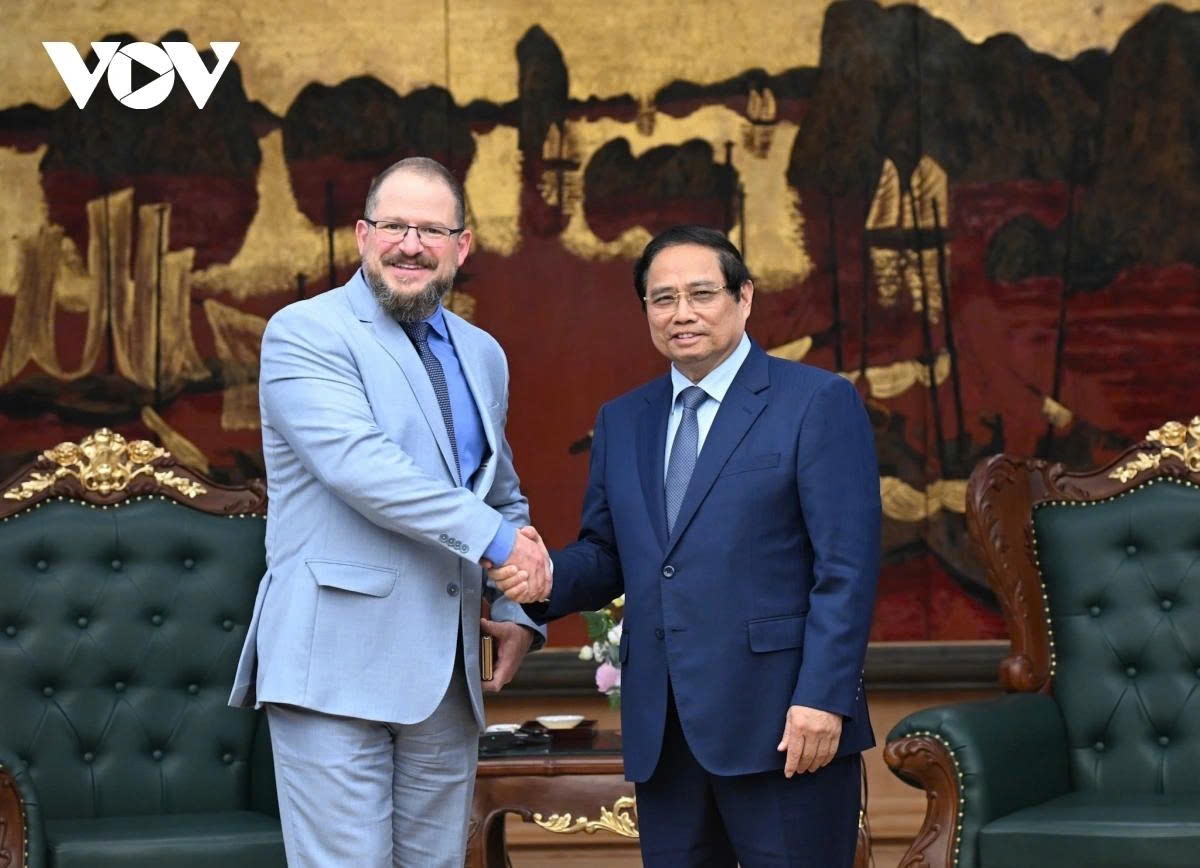 prime minister encourages qualcomm to expand investment in vietnam picture 1