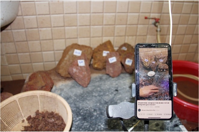 Nhóm đối tượng lập mưu 'kiếm' được hơn 10 tỷ đồng qua mạng xã hội