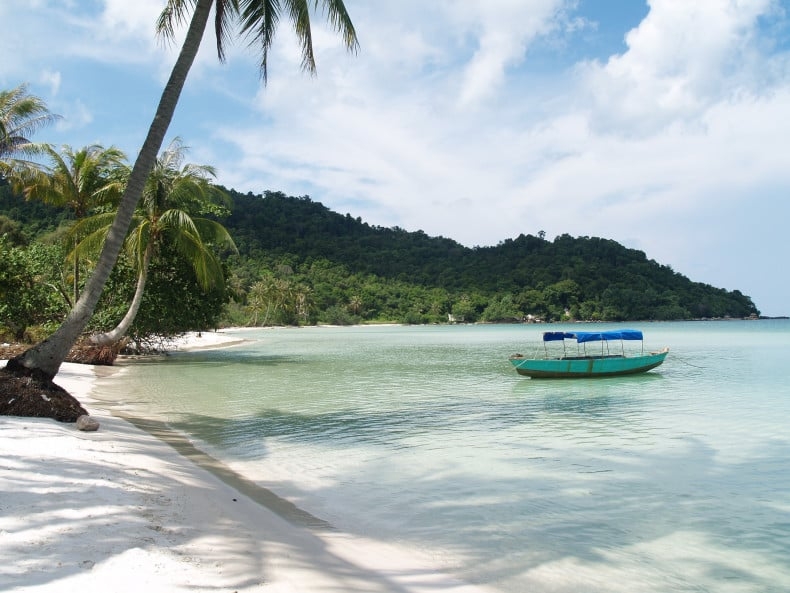 vietnam emerges as top alternative to thailand for beach holidays picture 1