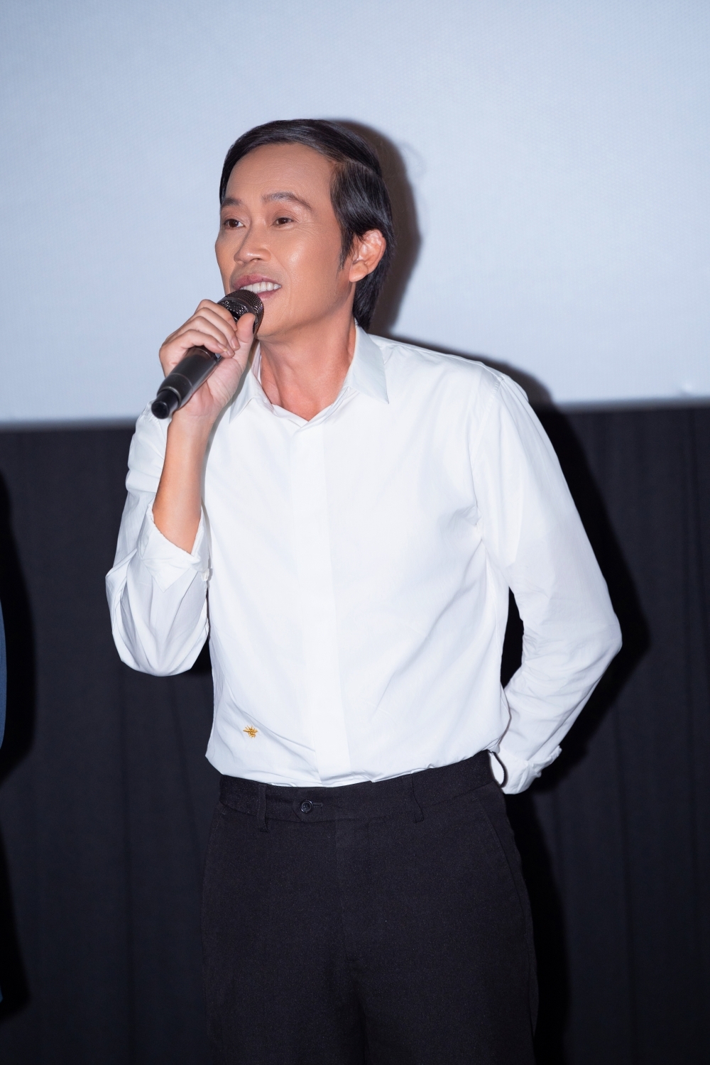 nsUt hoai linh gan 60 tuoi nhung van khong ngai dong vai hanh dong hinh anh 1