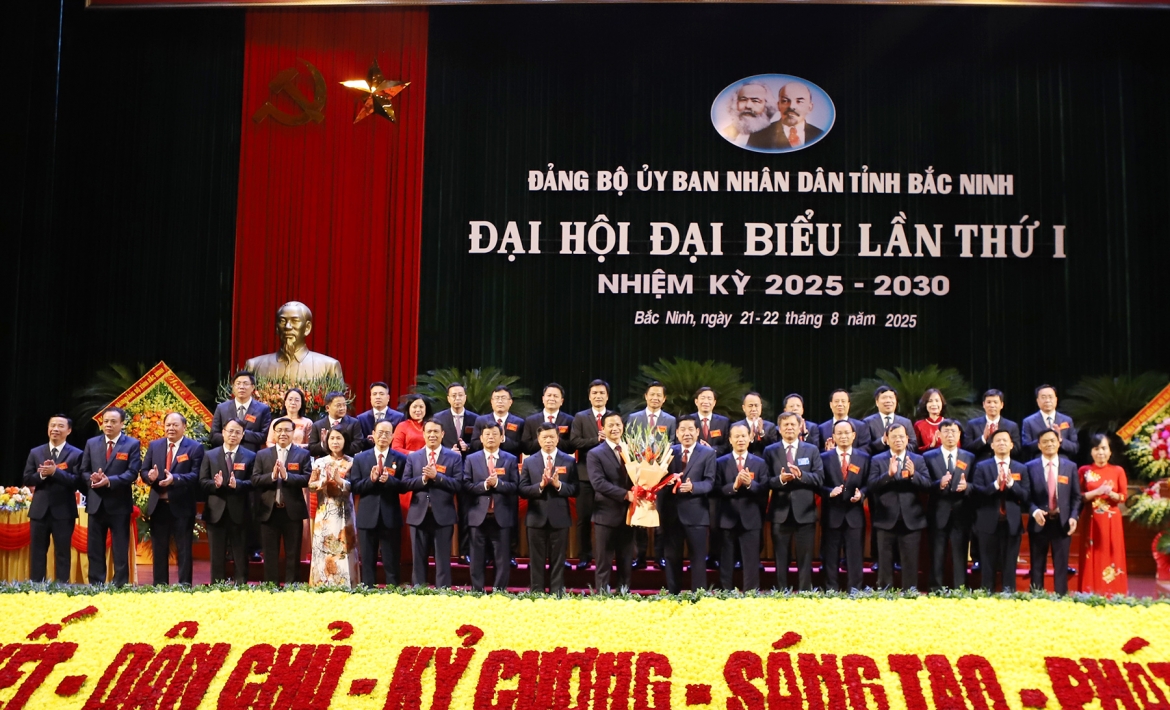 Ong vuong quoc tuan lam bi thu Dang uy ubnd tinh bac ninh hinh anh 2