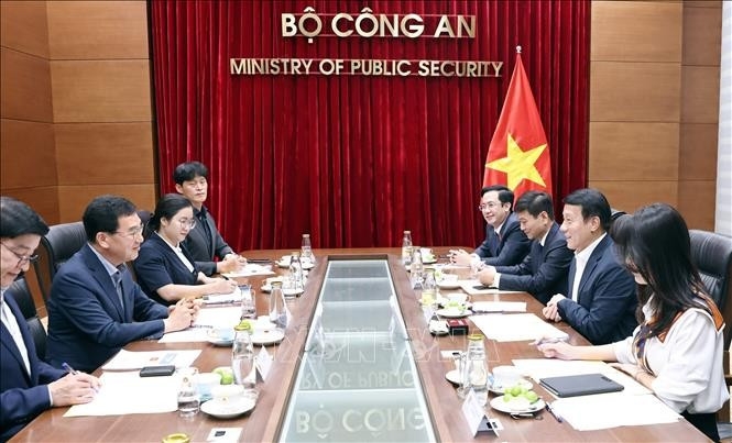 vietnam, rok law enforcement agencies step up cooperation picture 1