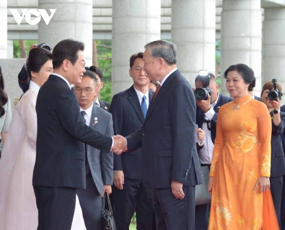 state welcome in rok marks vietnamese party chief s official visit picture 1