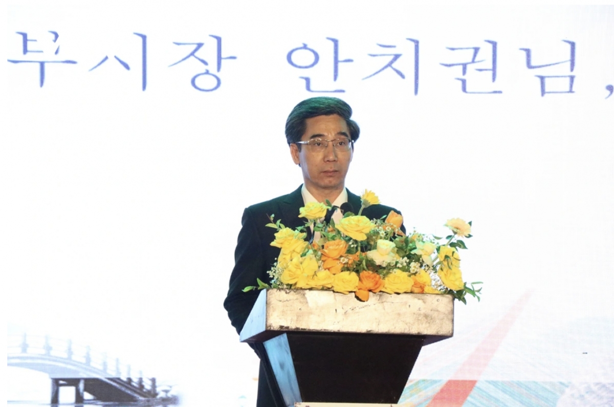 2025 vietnam rok festival showcases strong cultural, economic bonds picture 2