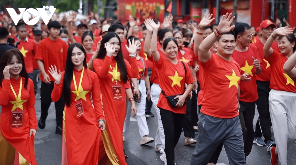 over one million join nationwide walk marking national anniversaries picture 1