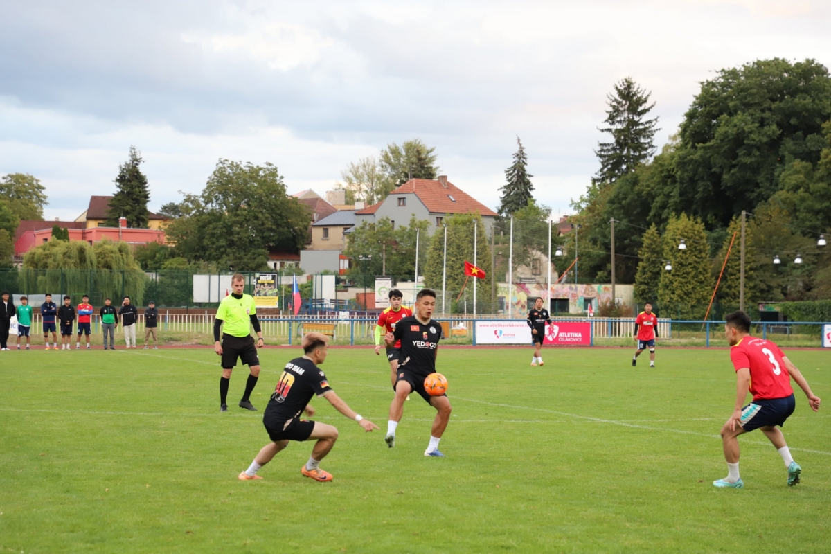 Nâng cao sự gắn kết qua Giải bóng đá cộng đồng người Việt tại châu Âu