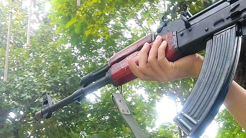 truy to doi tuong nghien ma tuy, ban sung ak trong phong tro hinh anh 1