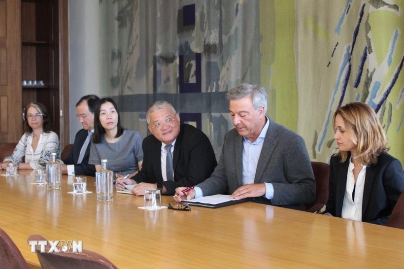vietnam, portugal step up education cooperation picture 1