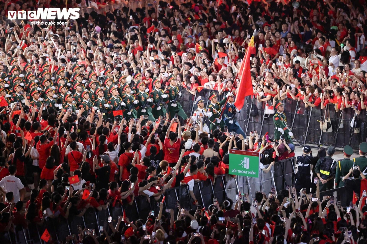 stunning scenes from national concert celebrating 80 years of national day picture 7