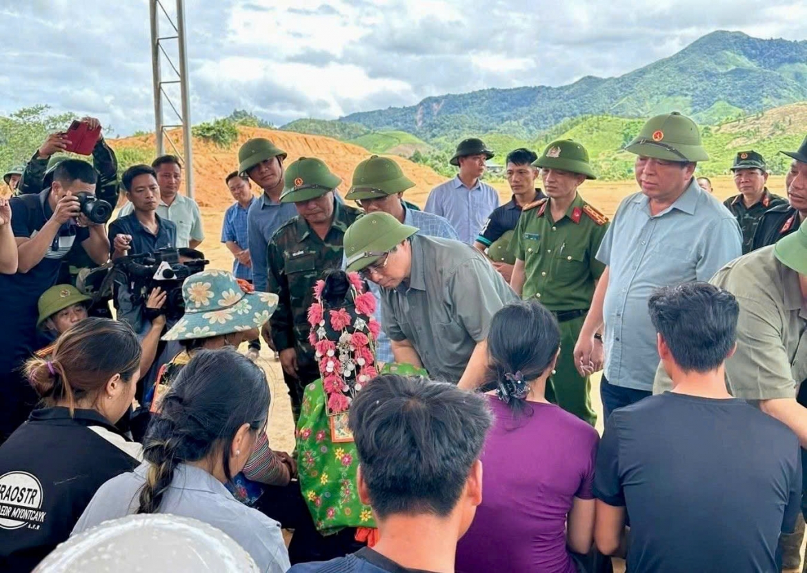 thu tuong kiem tra, chi dao cong tac khac phuc hau qua mua lu o Dien bien hinh anh 2