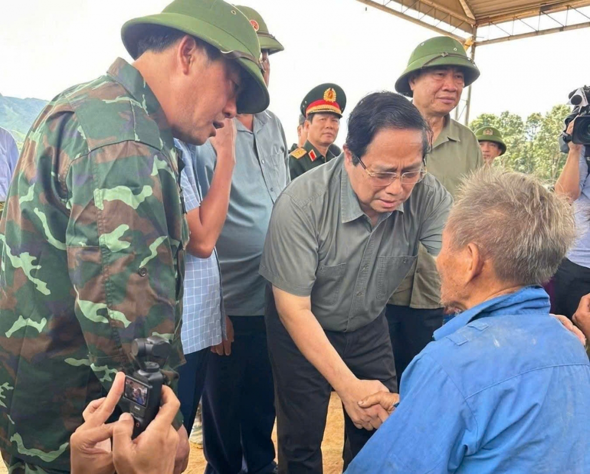 thu tuong kiem tra, chi dao cong tac khac phuc hau qua mua lu o Dien bien hinh anh 1