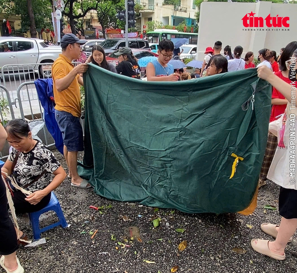 ha noi xu nghiem vu ban ghe giu cho xem le so duyet a80 hinh anh 3
