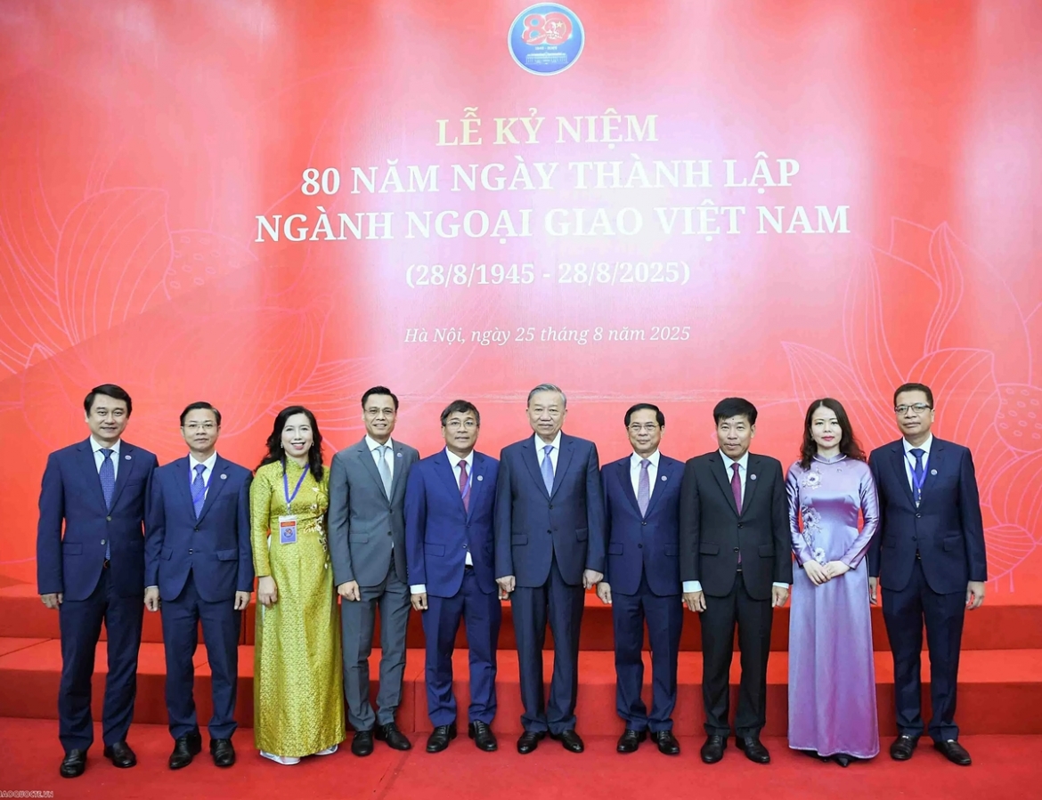  tu phut khoi dau, nganh ngoai giao viet nam da mang su menh cao ca hinh anh 2