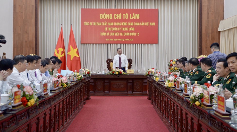 tong bi thu to lam xay dung quan doan tinh gon, manh, co suc manh tong hop hinh anh 2