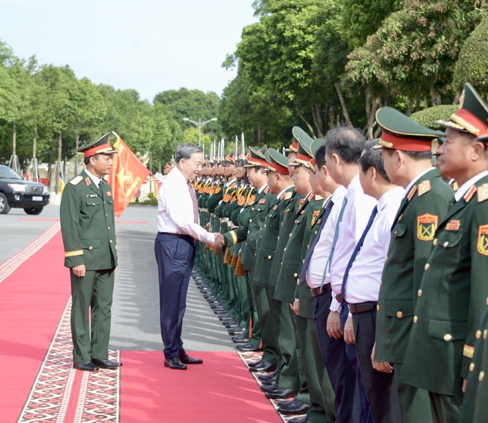 tong bi thu to lam xay dung quan doan tinh gon, manh, co suc manh tong hop hinh anh 1