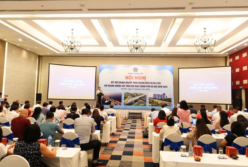 hanoi boosts rail tourism with seasonal, event-based tours picture 1