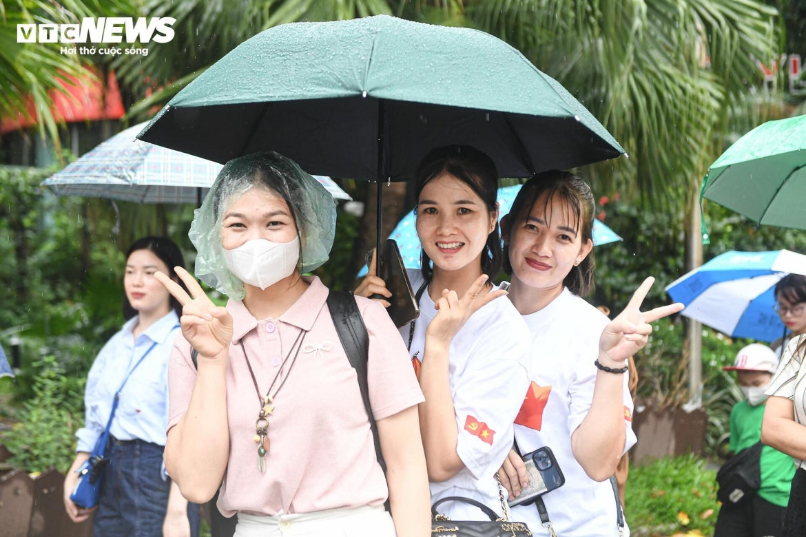 khan gia doi mua xep hang cho trai nghiem cong nghe thuc te ao vr hinh anh 4