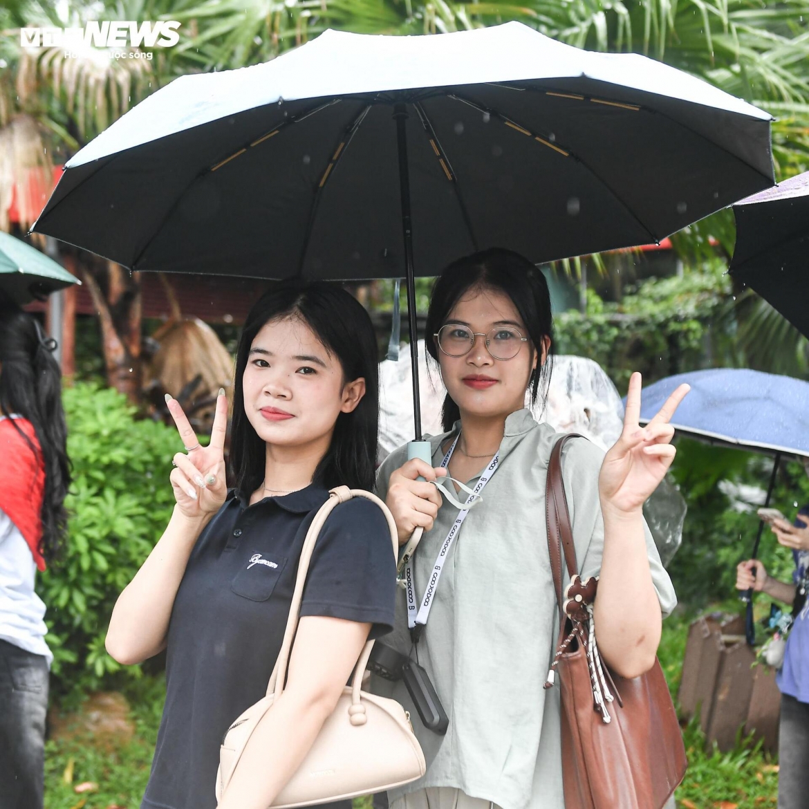 khan gia doi mua xep hang cho trai nghiem cong nghe thuc te ao vr hinh anh 6
