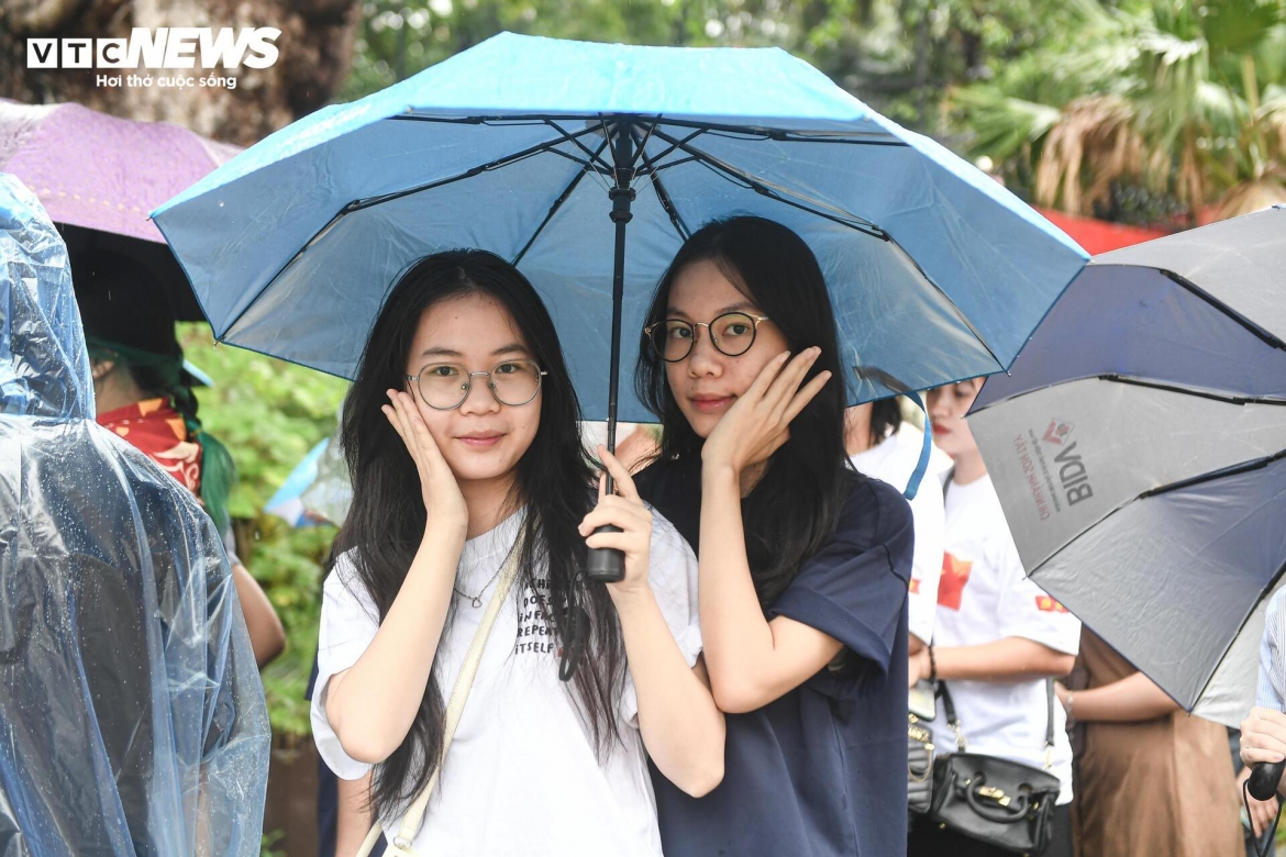 khan gia doi mua xep hang cho trai nghiem cong nghe thuc te ao vr hinh anh 9