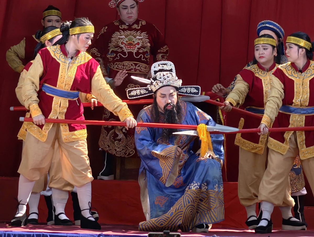 hat boi tim ve voi khan gia o khong gian di tich hinh anh 2