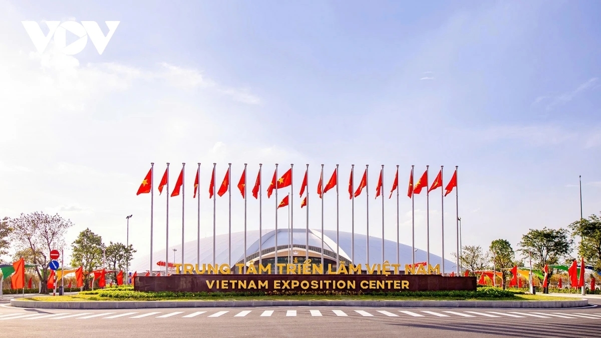 trien lam thanh tuu Dat nuoc ngoai giao thoi dai ho chi minh de lai dau an sau dam hinh anh 2