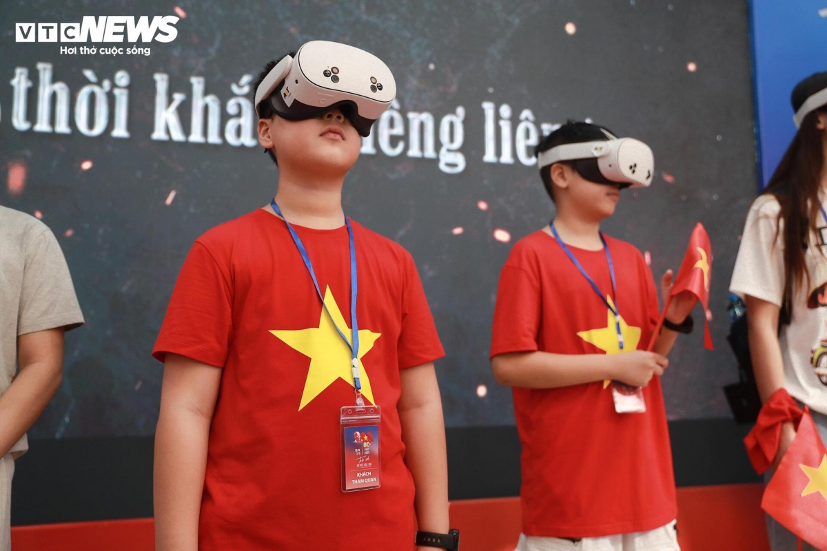 nhung khan gia dau tien trai nghiem tro ve thoi khac thieng lieng hinh anh 6