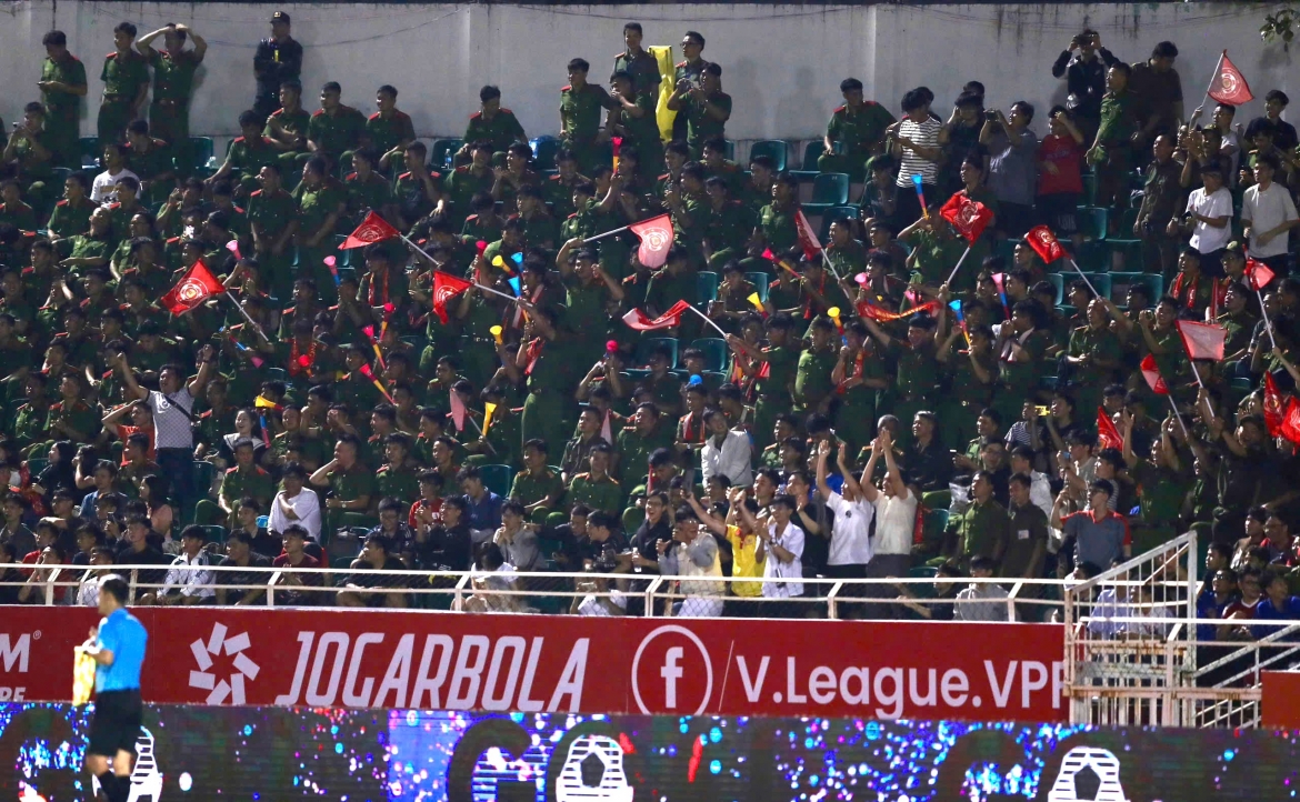 ket qua bong da hom nay 28 8 hagl thua clb ca tp.hcm, lam nguy o v-league hinh anh 11