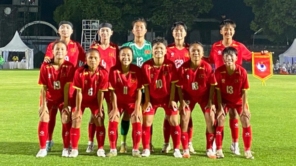 U16 nữ Việt Nam giành chiến thắng đậm trong trận ra quân. U16 nữ Việt Nam giành chiến thắng đậm trong trận ra quân.