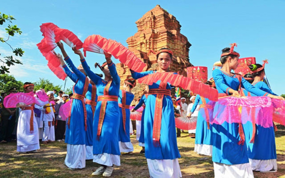 Indian writer deeply impressed by Vietnam's vibrant Cham culture
