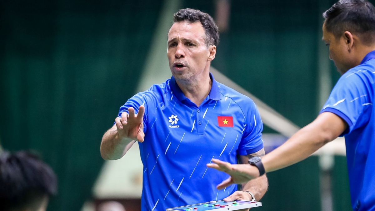 HLV Diego Giustozzi đang được tạo điều kiện tốt nhất để cùng đội tuyển futsal Việt Nam hướng tới mục tiêu cạnh tranh vé dự Vòng chung kết futsal châu lục (Ảnh: VFF). HLV Diego Giustozzi đang được tạo điều kiện tốt nhất để cùng đội tuyển futsal Việt Nam hướng tới mục tiêu cạnh tranh vé dự Vòng chung kết futsal châu lục (Ảnh: VFF).