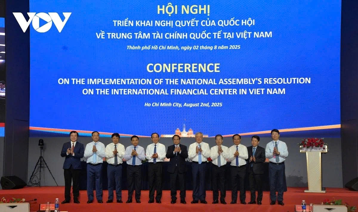 vietnam s international financial centre must lead a new financial model pm picture 2