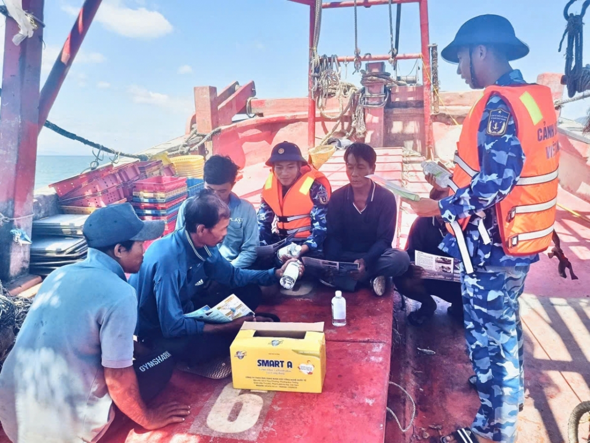 vung canh sat bien 1 lap nhieu thanh tich mung Dai hoi Dang bo canh sat bien lan vi hinh anh 2