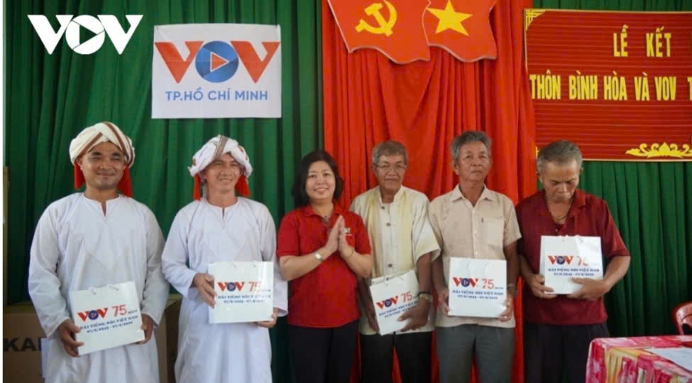lang cham ket nghia lan toa canh song vov hinh anh 1