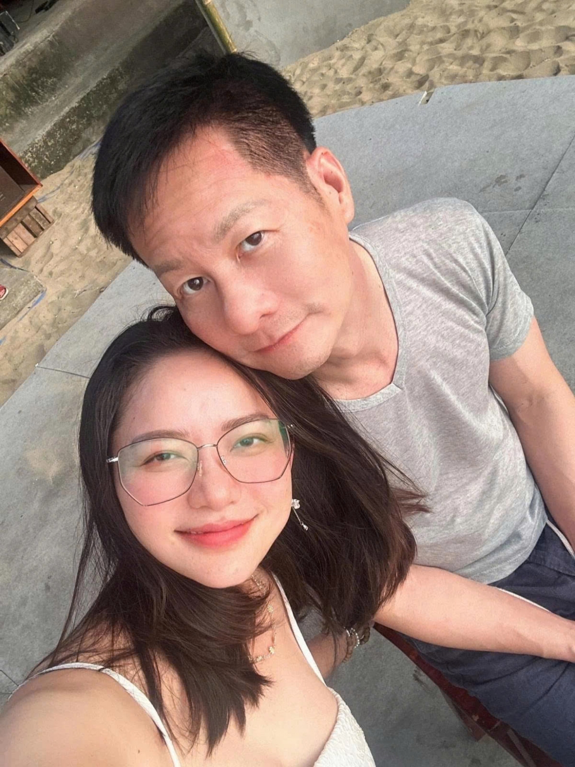 sao viet 14 8 lan phuong dua con gai di hop lop hinh anh 7