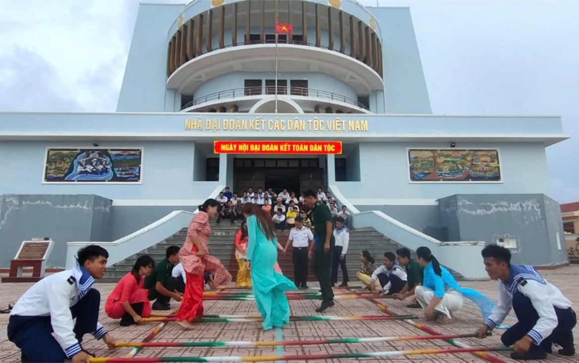 Diem tua truong sa - noi song goi, trai tim tra loi hinh anh 7