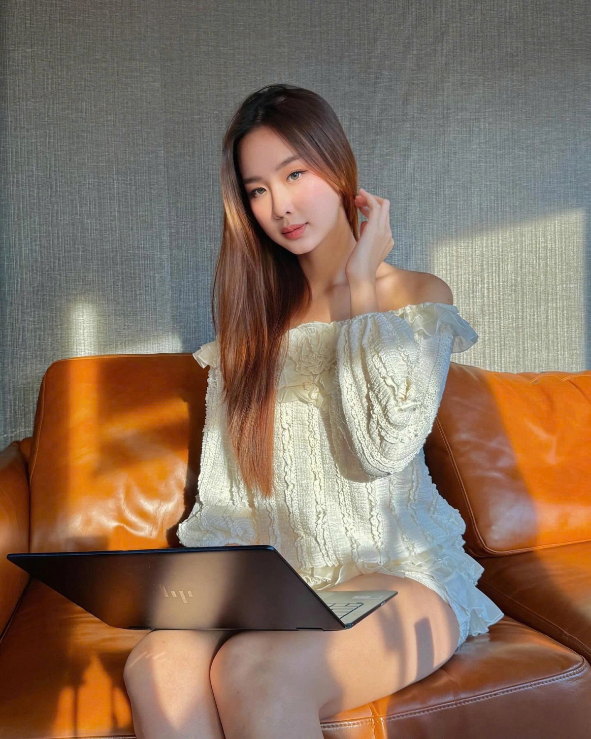 sao viet 17 8 nsnd xuan bac duoc con trai tang qua doc, la hinh anh 7