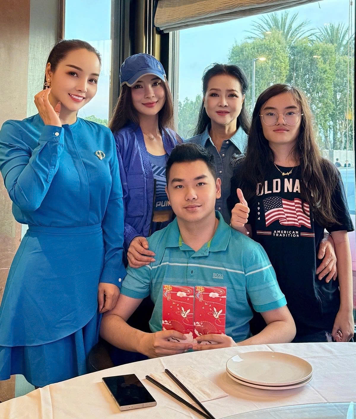 sao viet 18 8 ngo thanh van nhieu dem thuc trang khi nuoi con bang sua me hinh anh 7