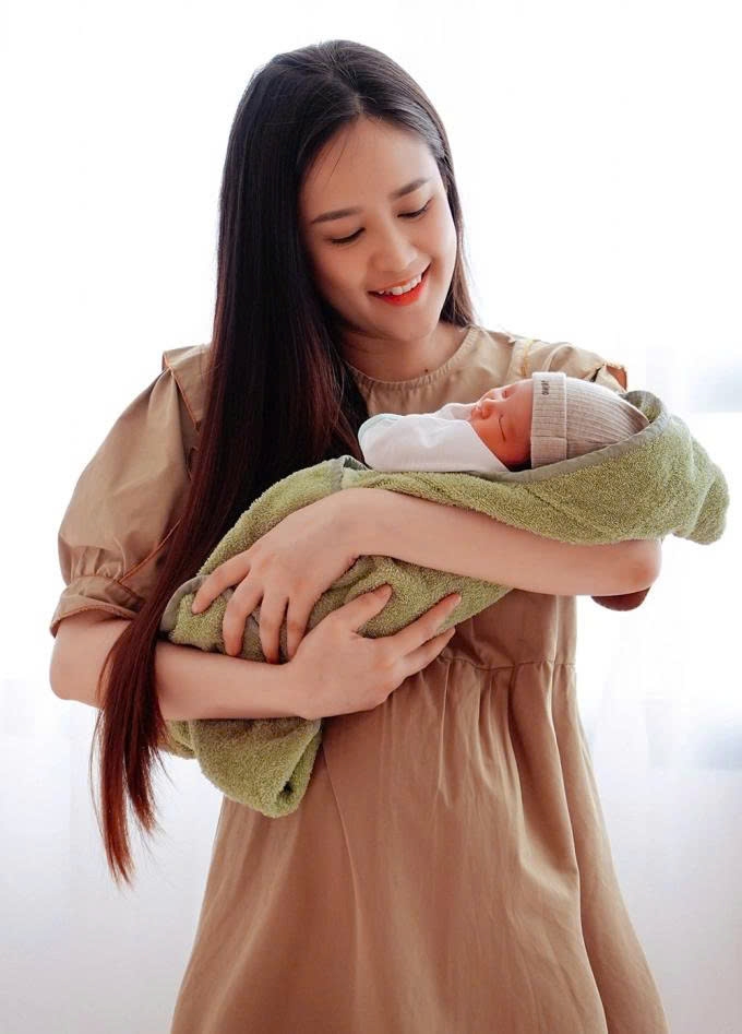 sao viet 24 8 h hen nie mang thai gan 5 thang khi tham gia dieu hanh 30 4 hinh anh 4