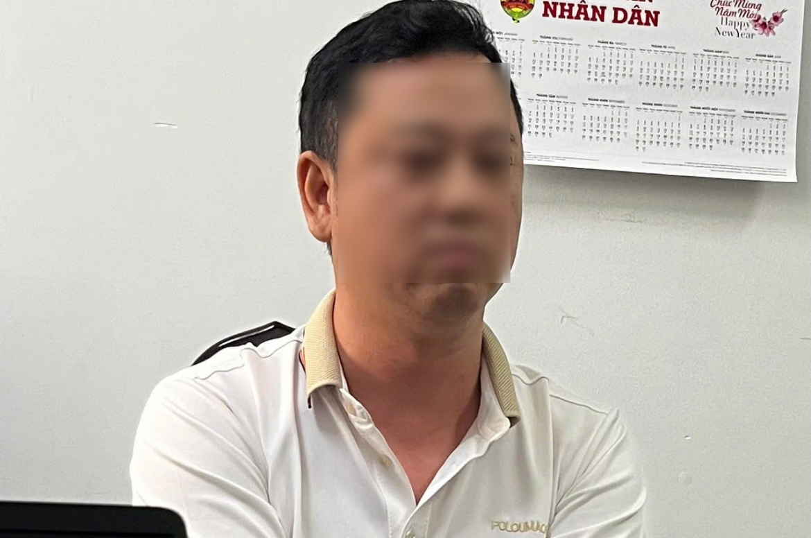 cong an tp.hcm bat cac doi tuong lua dao chiem doat tai san hinh anh 2