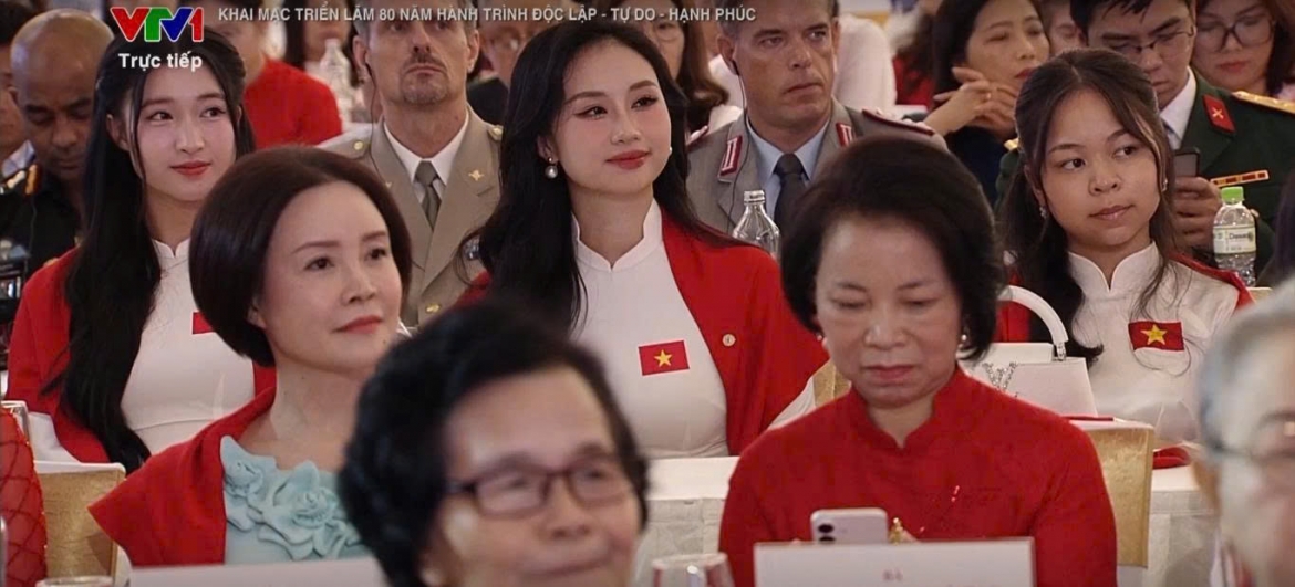sao viet 29 8 A hau phuong nhi du khai mac trien lam cung nha chong hinh anh 1