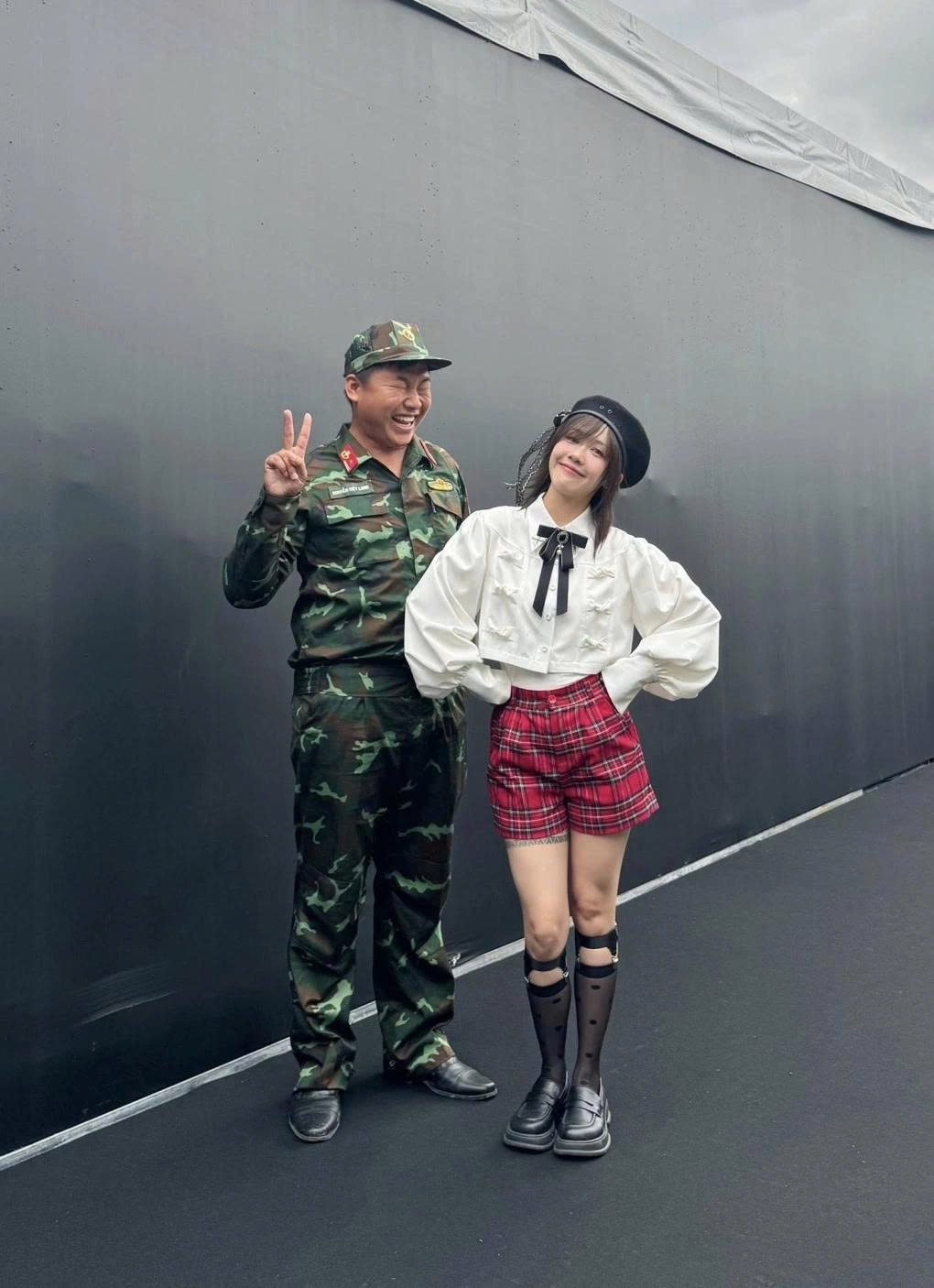 sao viet 30 8 hoa hau ngoc han khoe bung bau trong ta ao dai hinh anh 7