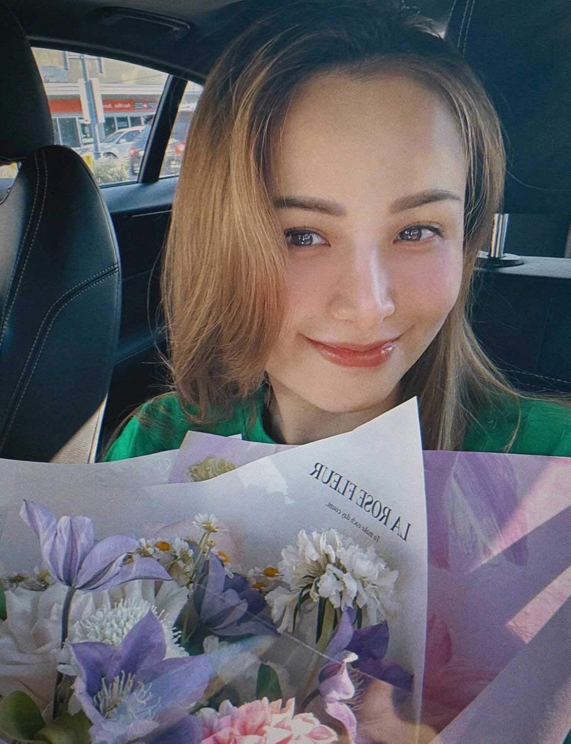 sao viet 1 9 lan phuong tu xoay xo voi hai con trong ky nghi le hinh anh 5