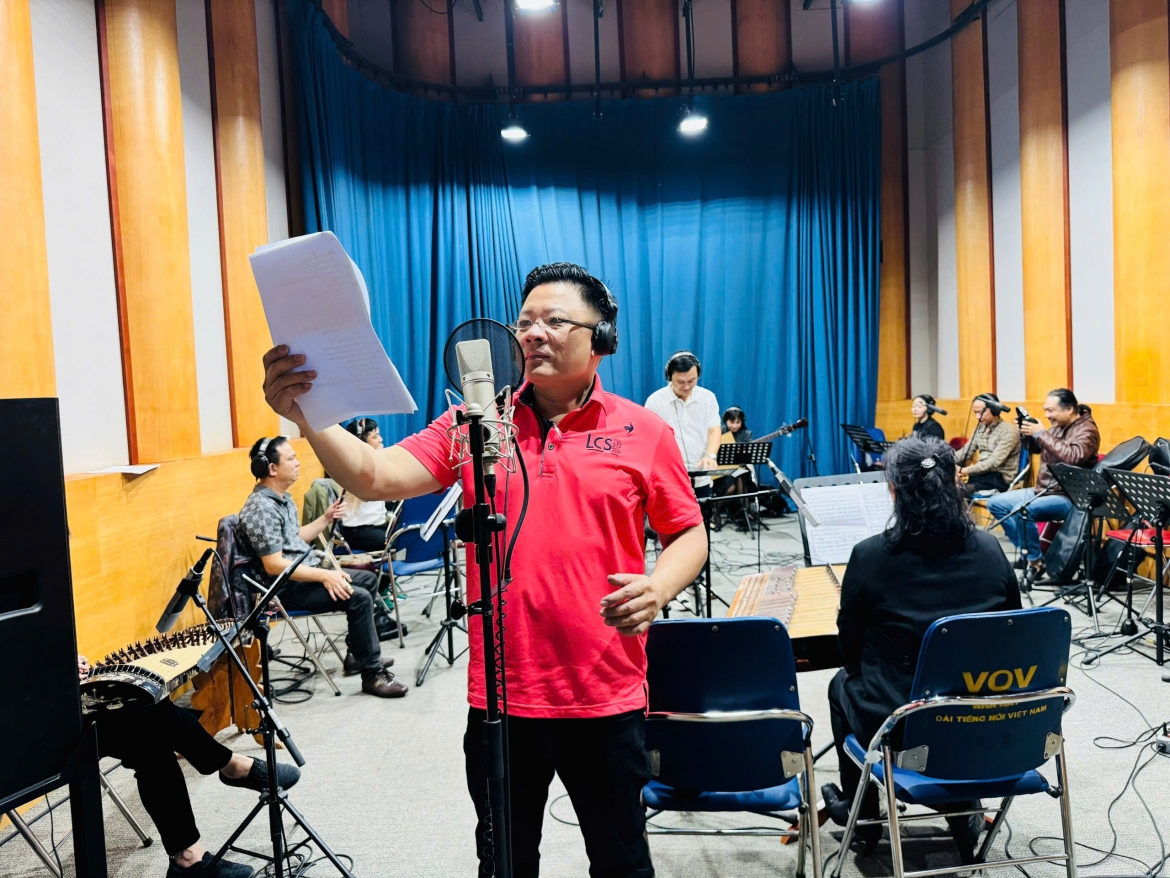 van nghe si Dai tieng noi viet nam gan bo, tan hien va tu hao hinh anh 4