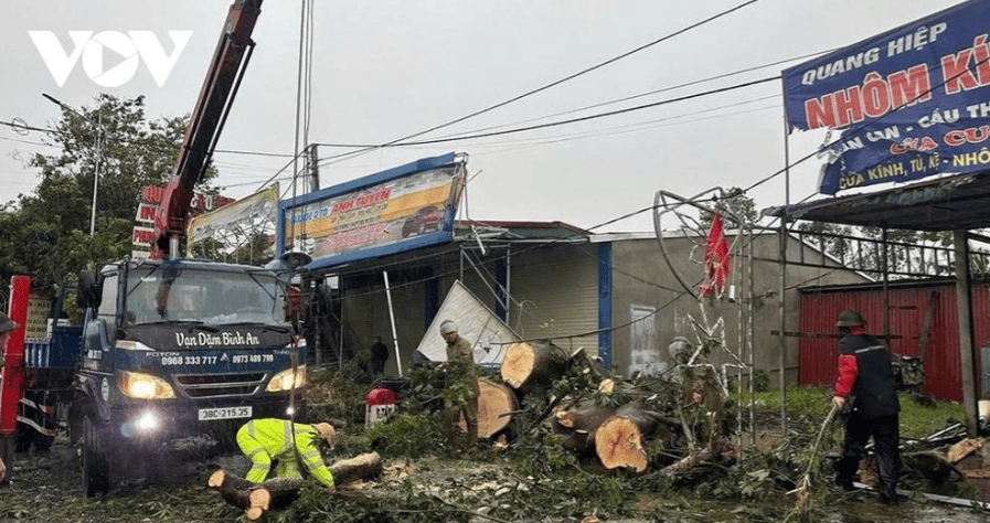 typhoon bualoi wreaks havoc across central vietnam picture 9
