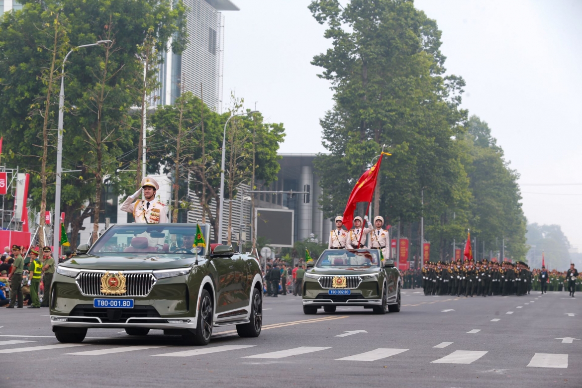 xe dien viet kieu hanh trong doi hinh dieu binh 2 9 khoanh khac tu hao khong the quen hinh anh 9
