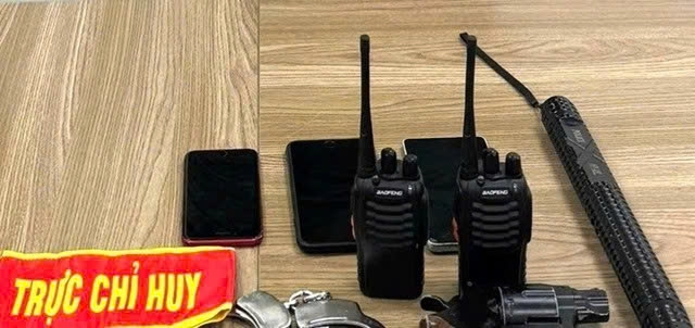Bắt nhóm giả danh cảnh sát cướp tài sản